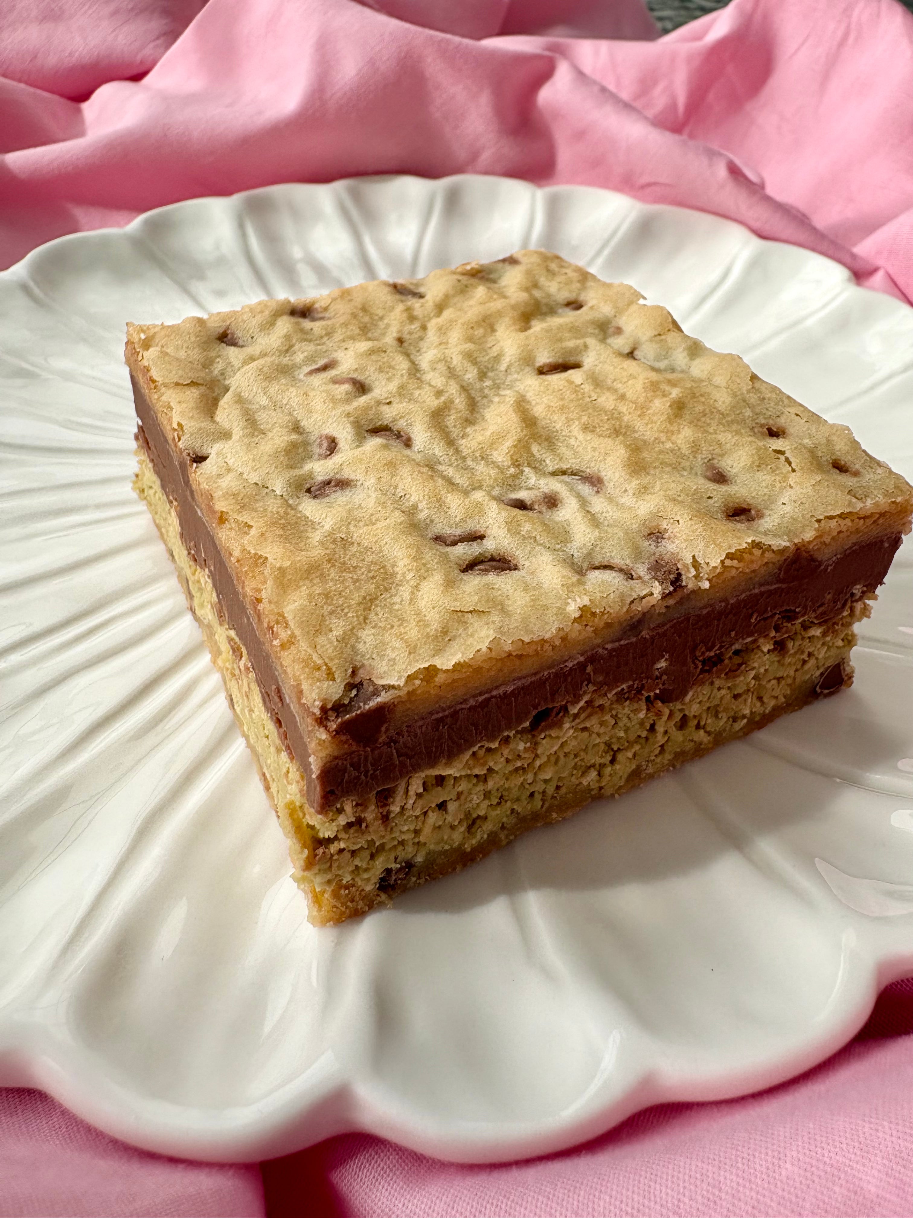 Pistachio Kunafa cookie pie by Lilly White Cakes